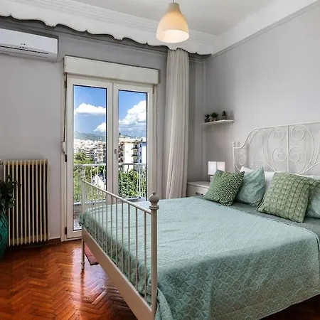 Location 3 Bedroom With View Apartament *
